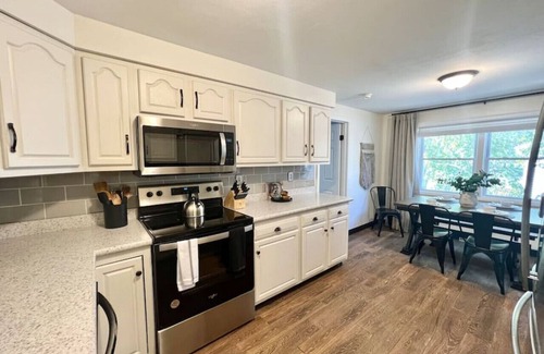 Clay House | Modern 4BR Home with Kitchen & Pet-Friendly Amenities
