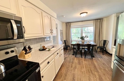 Clay House | Modern 4BR Home with Kitchen & Pet-Friendly Amenities
