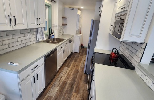 Northport Apartment | Bright Garden Apartment in Northport with Ocean Views