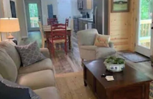 Helen Cabin | Beautiful Cabin Steps from Helen with Pool and Spa Access