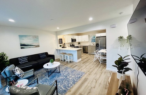 Toddville Road House | Modern Home Near Uptown CLT with Hot Tub & Spa Amenities