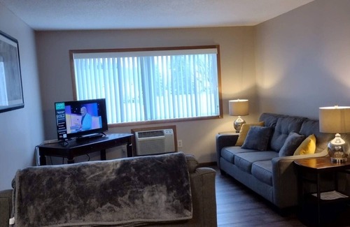 Laurel Apartment | Modern Apartment in Laurel - Family Friendly Retreat Awaits