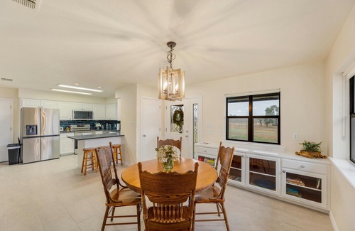 Oatmeal House | Newly Remodeled Retreat with Ocean View in Bertram, TX