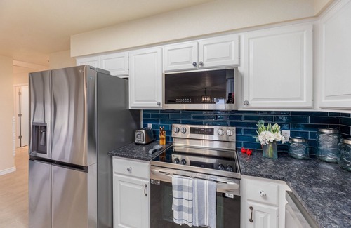 Oatmeal House | Newly Remodeled Retreat with Ocean View in Bertram, TX