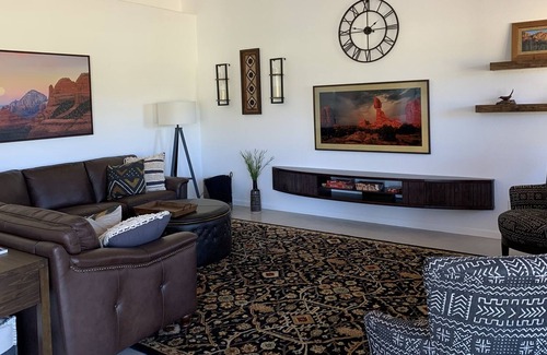 Saddlebrooke House | Stylish Home in Saddlebrook Community - Pet Friendly & Modern