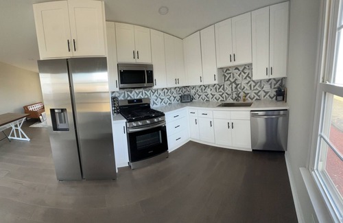 Frankfort House | Family-Friendly Retreat in a Quiet Neighborhood