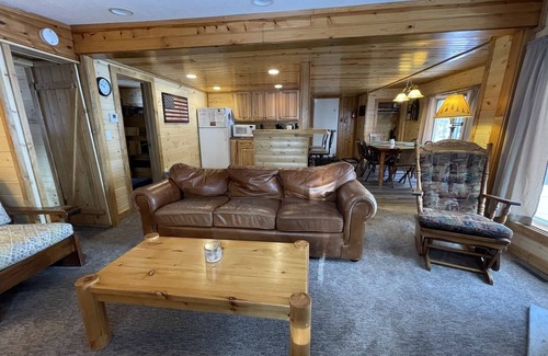 St Germain Cabin | Modern Lakeside Cabin with Breakfast and Scenic Sunrises