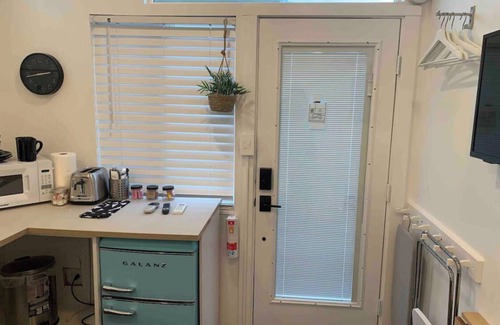Pittsburg Apartment | Stylish Micro Apt: Guest Rated 10/10 with Spa & Hot Tub