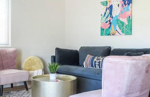 Camelback East House | Perfectly Remodeled Pink Flamingo Casa - 4 Star & Family Friendly