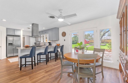League City House | Modern Farmhouse Retreat with Hot Tub & Spa Amenities