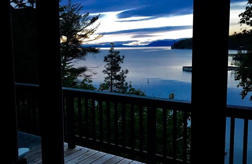 Finley Point House | Beautiful Waterfront Home with Ocean View and Breakfast