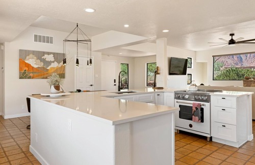 Ivins House | Newly Remodeled Hotel with Breathtaking Mountain Views