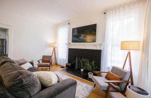Gainesville House | Historic Mansion Steps from UF & Downtown - Guest Rated 10/10
