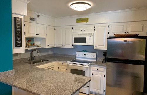 Sneads Ferry Condo | Oceanfront 3-Bedroom Retreat with Pool & Spa Amenities