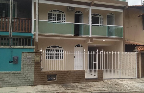 Rio das Ostras House | Recently Renovated House in Prime Location with Kitchen