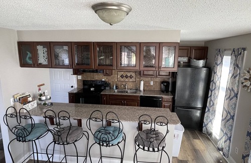 Smith Mountain Lake Condo | Elegant Condo with Pool & Lake Views - Rated 9.8/10