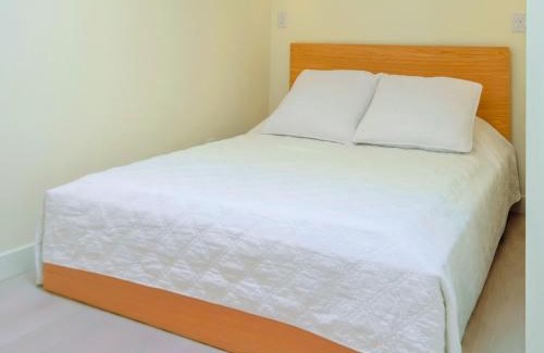 Downtown Eastside Apartment | Modern 2 Bedroom Condo in Japantown - Perfect for Families!