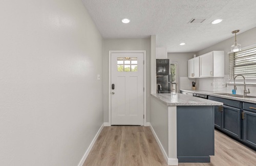 Villa West House | Renovated 2-Bedroom Retreat Just Minutes from Campus!