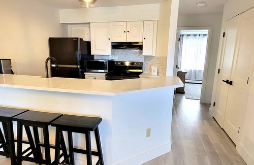 Stratton Mountain Condo | Trendy 2BR Retreat: Walk to Stratton Village & Lifts
