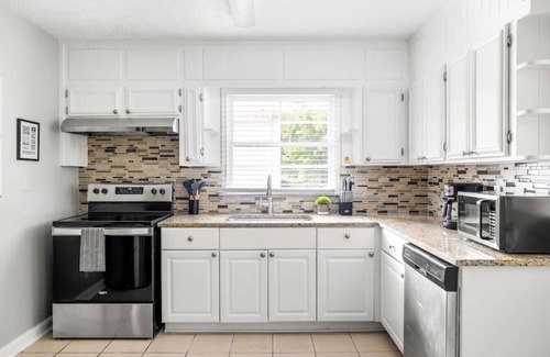 Church Street House | Modern 3-Bedroom Retreat Near Downtown ATL & Airport