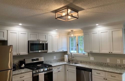 Canton House | Renovated 3 Bed/2 Bath Hotel Near Boston & Gillette Stadium