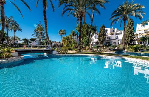 Nueva Andalucia Apartment | Renovated 3 Bedroom Apartment Steps from Puerto Banús