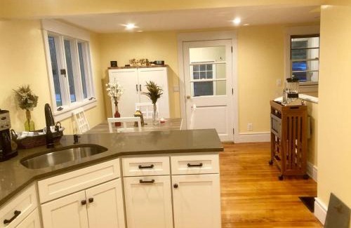 Ulster Park House | Beautiful Hudson Valley House - Guest Rated 9.8/10!