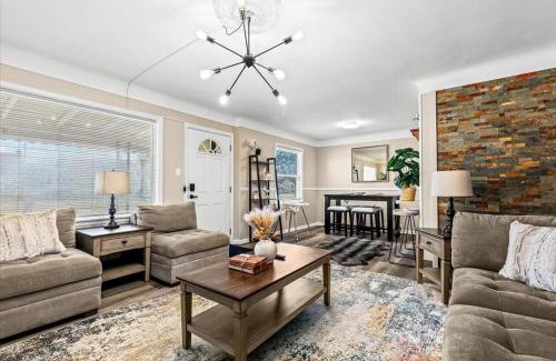 Dearborn House | Newly Renovated 4 Bedroom 2 Bath Downtown Dearborn