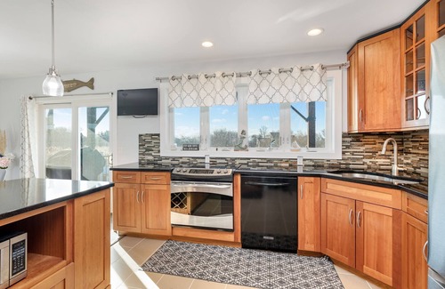 Point Judith House | Renovated Beach House in Point Judith - Steps to the Shore!