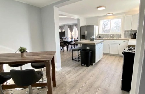 Aurora House | Chic 4BR Home with Kitchen & Child-Friendly Amenities