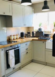 Upton Scudamore House | Romantic 4-Star Cottage with Ocean Views Near Longleat