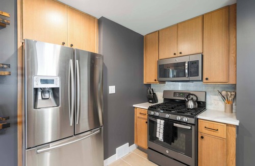 Ferndale House | Newly Renovated 5BR/2BA w/Barrel Sauna