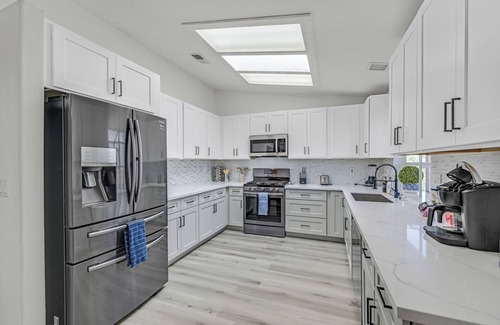 River Mountain House | Discover a Cozy 5BR Retreat with Pool & Mountain Views