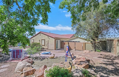 River Mountain House | Discover a Cozy 5BR Retreat with Pool & Mountain Views