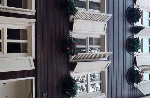 Balat Apartment | Modern Studio Apartment with Spa & Hot Tub Amenities