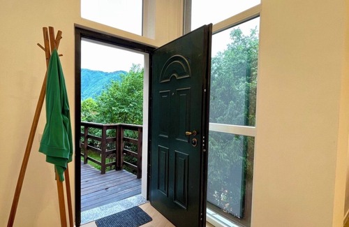Cernobbio Apartment | Newly renovated apartment with a large garden and view of Lake Como!