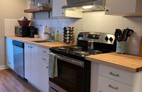 Midtown Apartment | Explore a Newly Renovated Retreat in Memphis’ Evergreen District