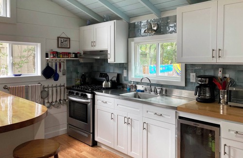 Davis Park House | Renovated Beach House with Pool & Oceanfront Views