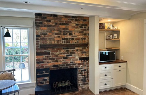 Hillsborough House | Top-Rated Historic Hillsborough Authentic Carriage House