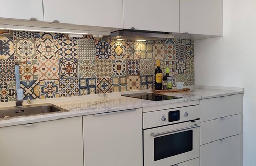 Gran Alacant House | Recently Renovated Corner House with Oceanfront Pool