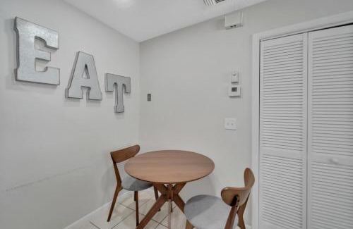 Apollo Beach House | Stylish Condo Retreat in Apollo Beach - Family and Pet Friendly