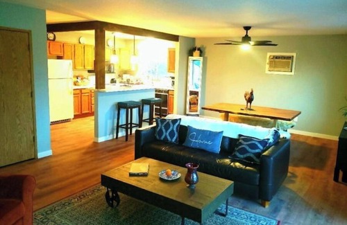 Hood River House | Modern Condo Retreat in Hood River with Spa & Breakfast