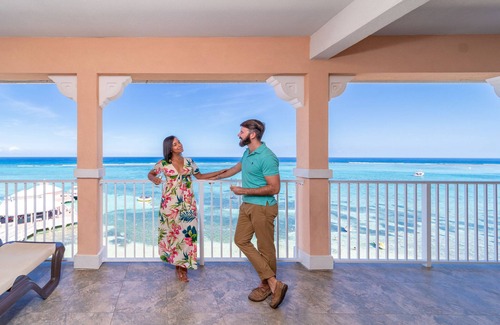 Colliers Bay Condo | Renovated Condo with Ocean View and Balcony Retreat