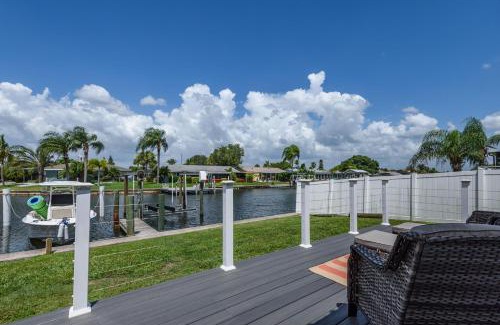 Apollo Beach House | Renovated Condo Getaway in Apollo Beach - Pet Friendly Retreat