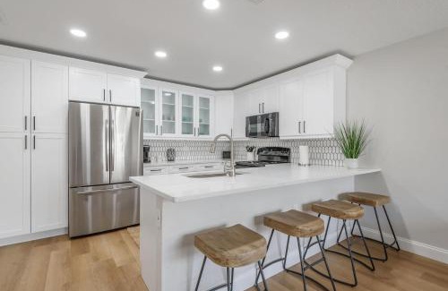 Apollo Beach House | Modern Condo Retreat in Apollo Beach - Family & Pet Friendly