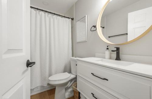 Apollo Beach House | Modern Condo Retreat in Apollo Beach - Family & Pet Friendly