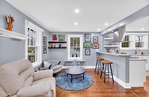 Amelia House | Inviting Newly Renovated Home with Chef’s Kitchen Awaits