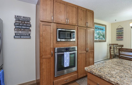 Dillon Condo | Delightful Waterfront Condo on Lake Dillon with Top Amenities