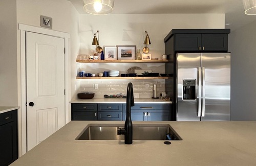 Redmond House | Inviting New Home with Ocean Views in Central Oregon