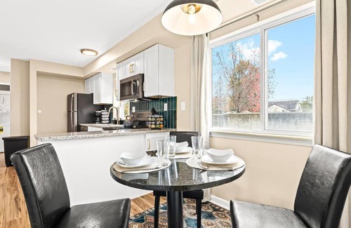 Roseville Apartment | Modern Flat Steps from Downtown Roseville with Pet Options